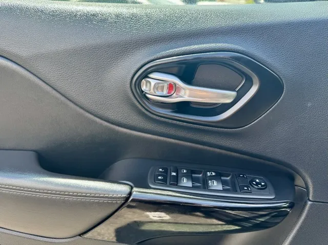 2023 Jeep Cherokee Altitude