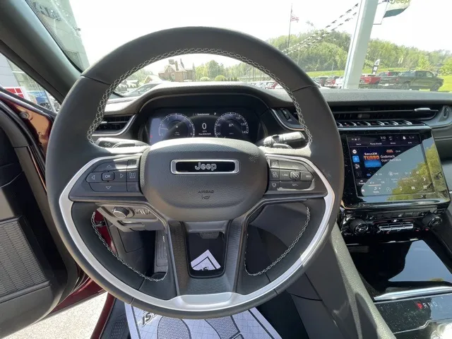 2025 Jeep Grand Cherokee Laredo X