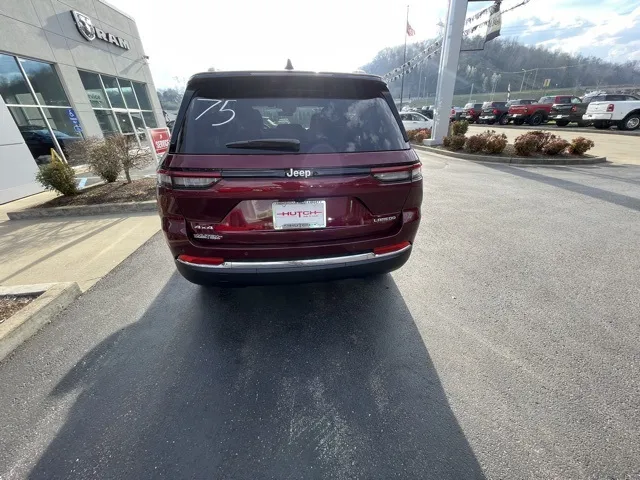 2025 Jeep Grand Cherokee Laredo