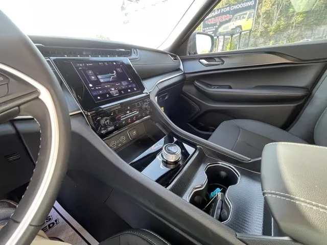 2025 Jeep Grand Cherokee Laredo X