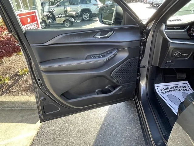 2025 Jeep Grand Cherokee Laredo X