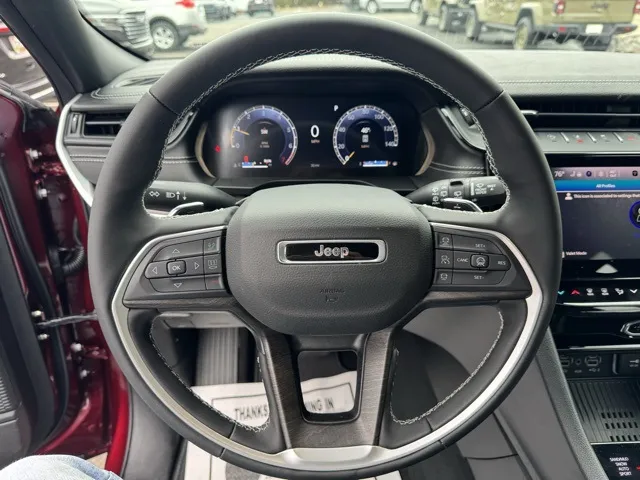 2026 Jeep Grand Cherokee Laredo