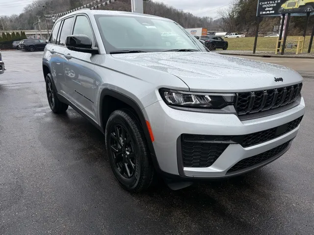 2026 Jeep Grand Cherokee Laredo