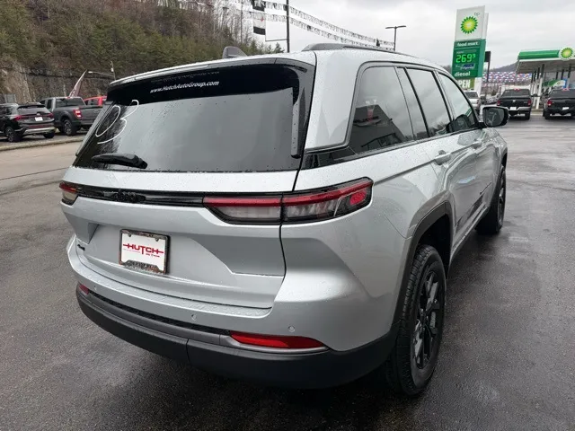 2026 Jeep Grand Cherokee Laredo