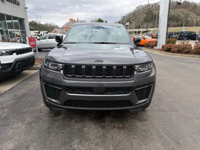 2026 Jeep Grand Cherokee Laredo