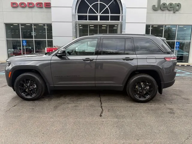 2026 Jeep Grand Cherokee Laredo