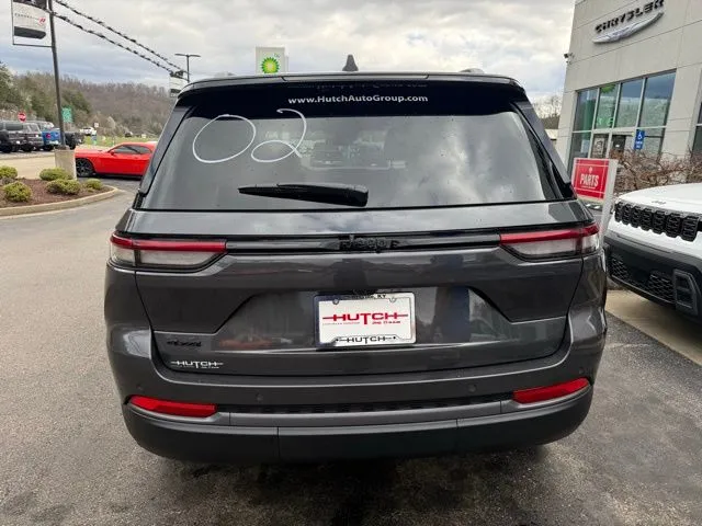 2026 Jeep Grand Cherokee Laredo