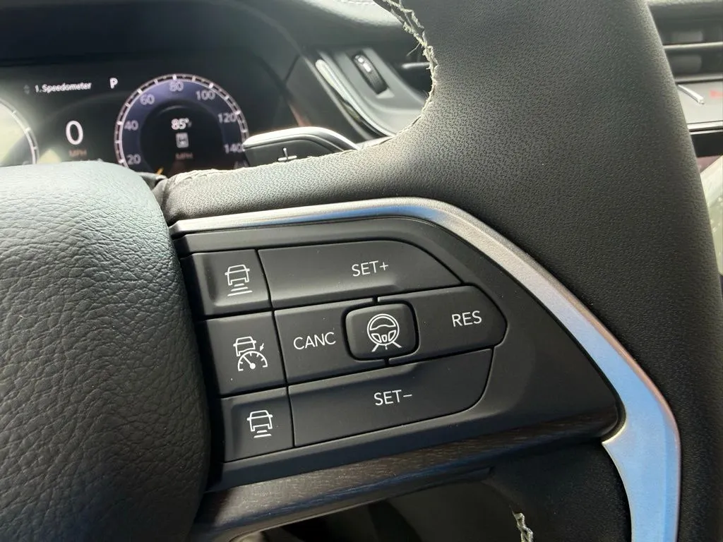 2026 Jeep Grand Cherokee Laredo Altitude