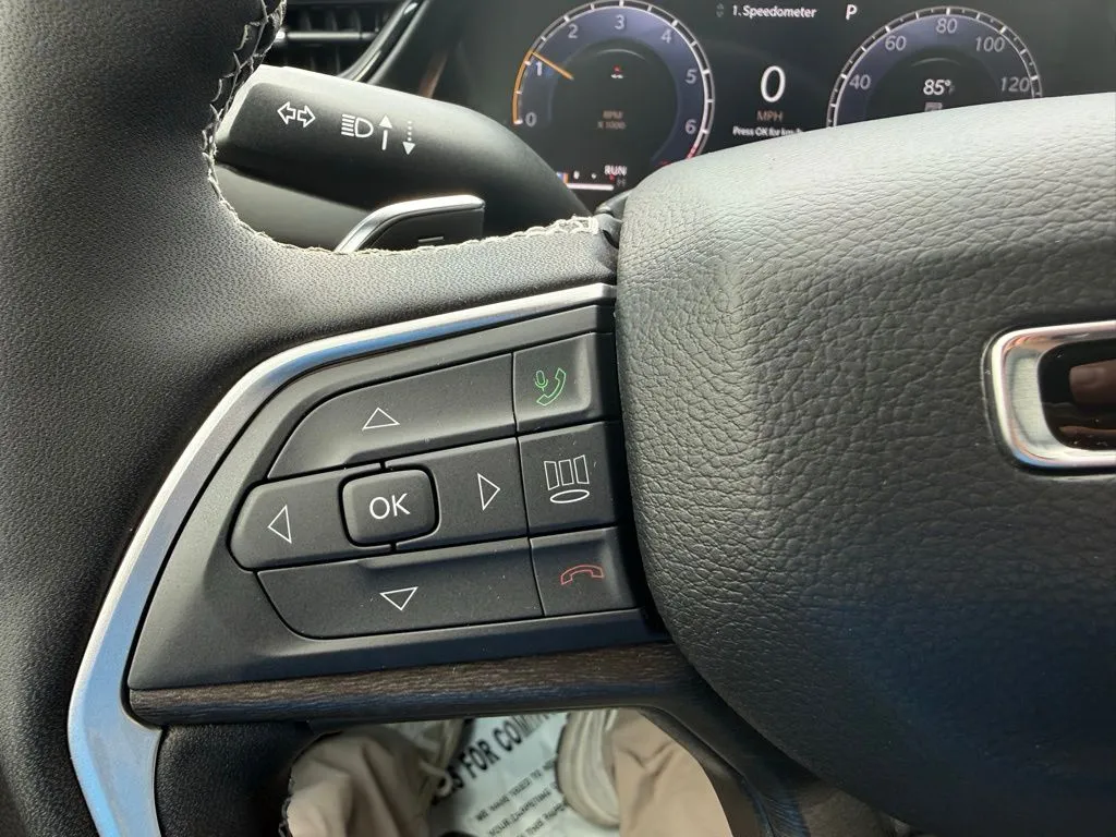 2026 Jeep Grand Cherokee Laredo Altitude