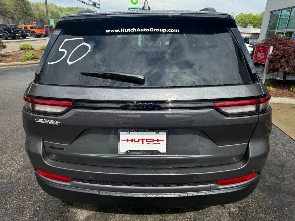 2026 Jeep Grand Cherokee Laredo Altitude