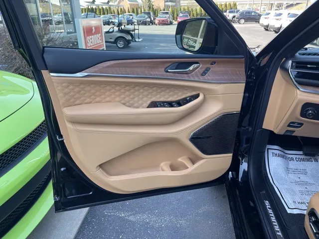2025 Jeep Grand Cherokee Summit