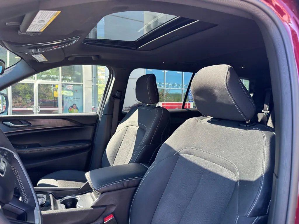 2024 Jeep Grand Cherokee L Laredo