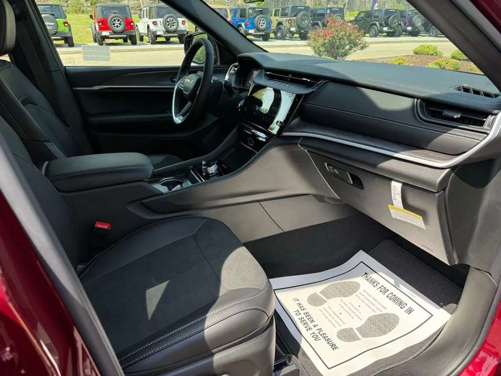 2026 Jeep Grand Cherokee L Laredo