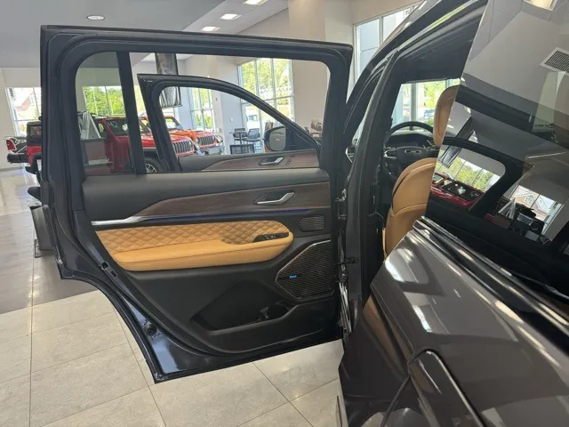 2025 Jeep Grand Cherokee L Summit