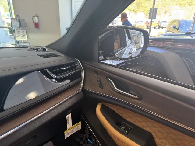 2025 Jeep Grand Cherokee L Summit