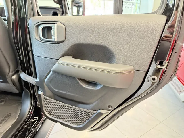 2025 Jeep Wrangler Rubicon 392