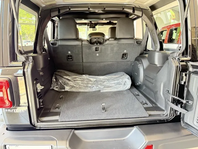 2025 Jeep Wrangler Rubicon 392