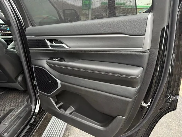 2026 Jeep Grand Wagoneer Limited Reserve