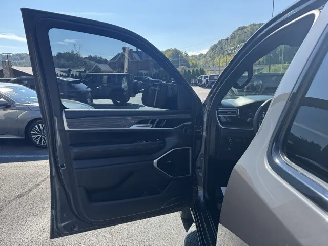 2022 Jeep Wagoneer Series III