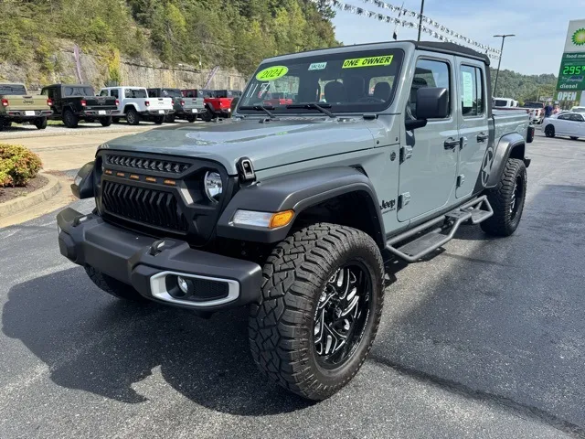 2024 Jeep Gladiator Sport