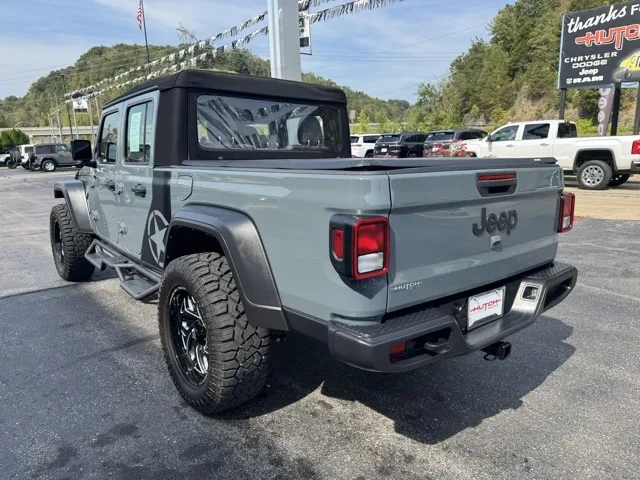2024 Jeep Gladiator Sport