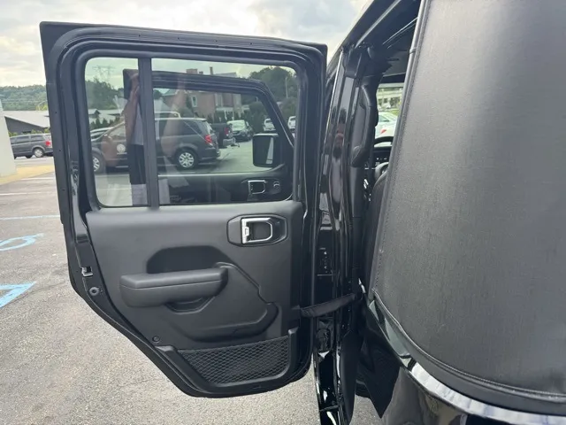 2025 Jeep Gladiator Sport