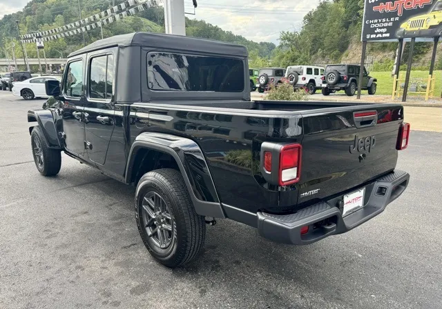 2025 Jeep Gladiator Sport