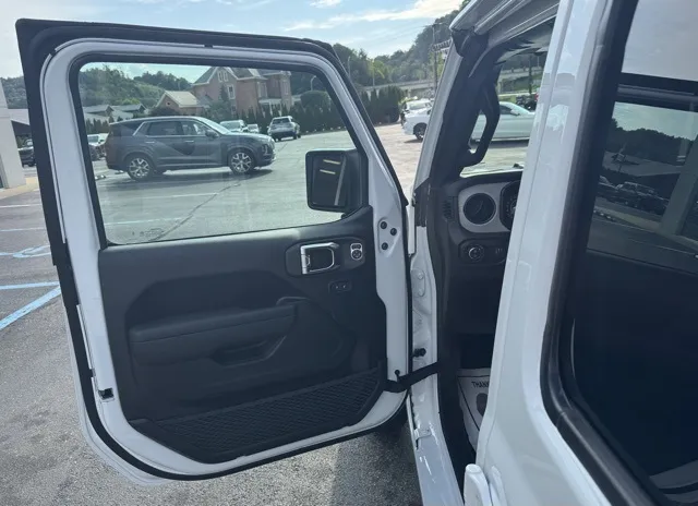 2025 Jeep Gladiator Sport
