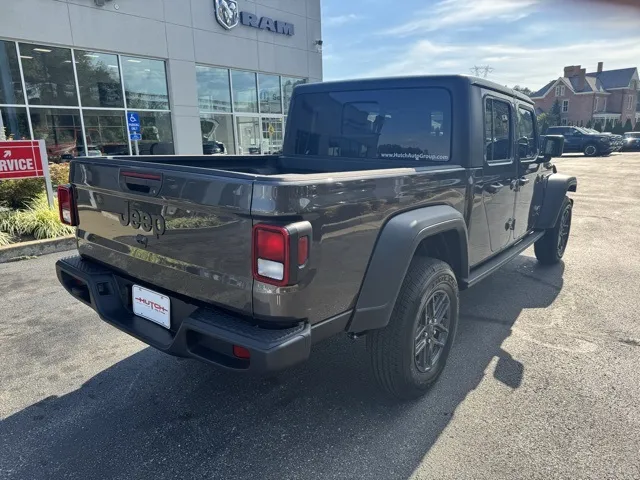 2025 Jeep Gladiator Sport