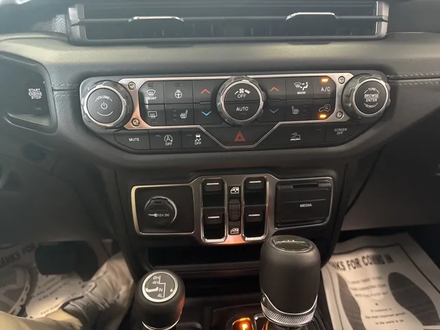 2025 Jeep Gladiator Sport