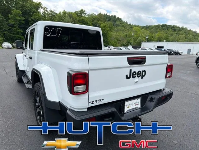 2025 Jeep Gladiator Nighthawk