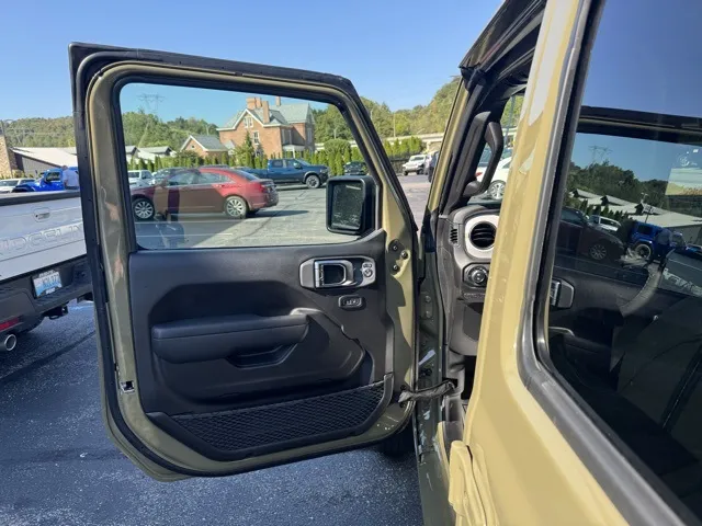 2025 Jeep Gladiator Sport