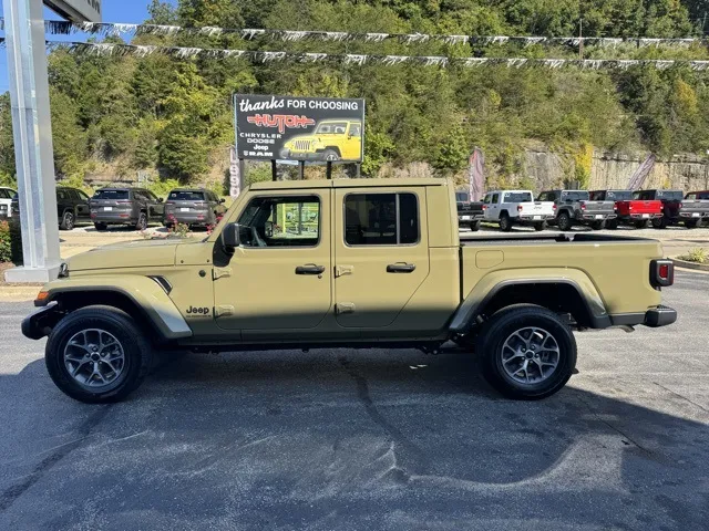 2025 Jeep Gladiator Sport
