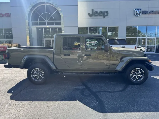 2025 Jeep Gladiator Sport