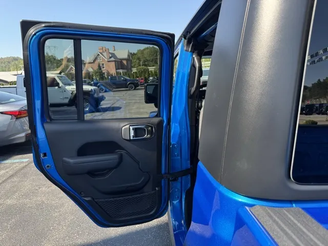 2025 Jeep Gladiator Willys