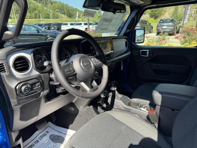 2025 Jeep Gladiator Willys