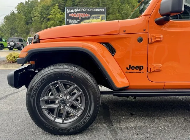 2025 Jeep Gladiator Sport