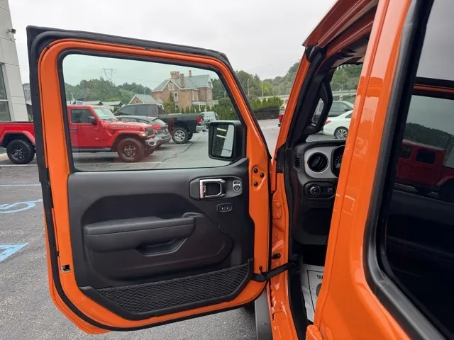 2025 Jeep Gladiator Sport