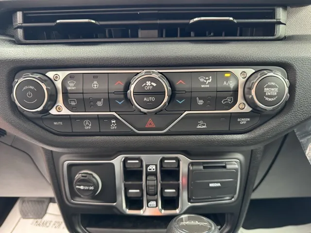 2025 Jeep Gladiator Sport