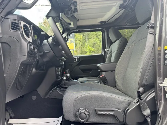 2025 Jeep Gladiator Sport