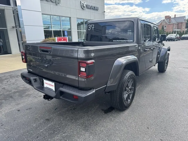 2025 Jeep Gladiator Sport