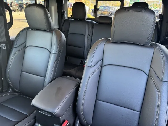 2025 Jeep Gladiator High Tide