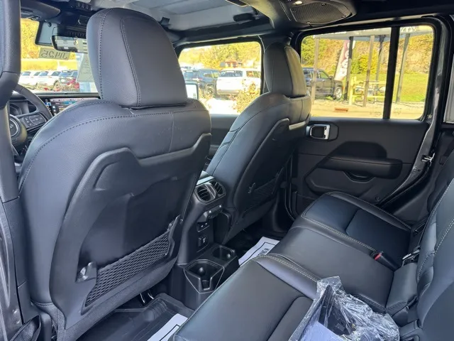 2025 Jeep Gladiator High Tide