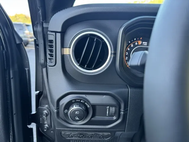 2025 Jeep Gladiator High Tide