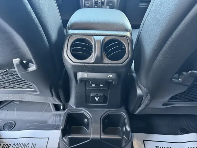 2025 Jeep Gladiator High Tide