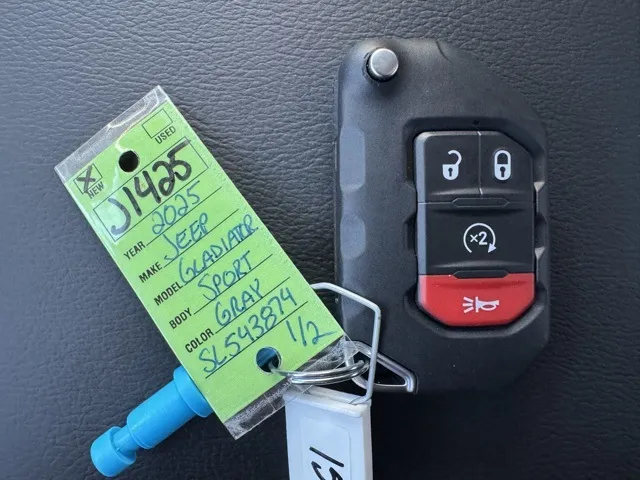 2025 Jeep Gladiator High Tide