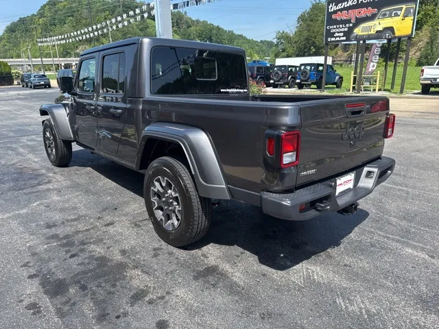 2025 Jeep Gladiator Sport