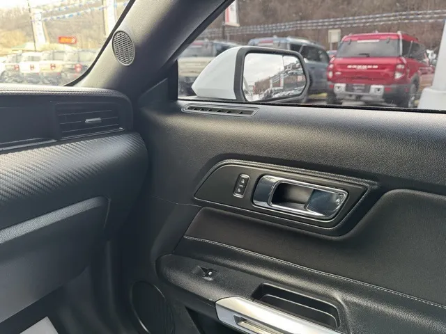 2015 Ford Mustang V6