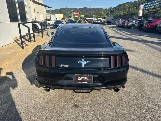 2017 Ford Mustang V6