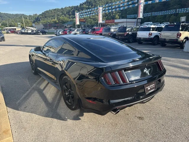 2017 Ford Mustang V6